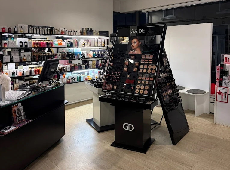 Studio 54 Innenraum – Verkaufsraum mit Düften und Kosmetik in Göppingen